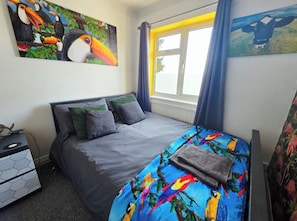 Huis, 3 slaapkamers, uitzicht op tuin | 3 slaapkamers, reisbedje