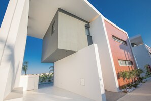 Villa, 3 Bedrooms, Patio, Garden View | Property entrance