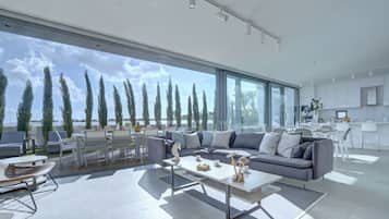 Villa, 3 Bedrooms, Private Pool, Garden View | Outdoor dining