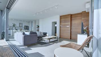 Villa, 3 Bedrooms, Private Pool, Garden View | Living room