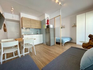 Studio, balcon, vue sur la ville | 1 chambre