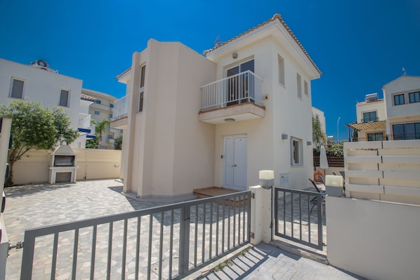 Villa, 3 Bedrooms, Private Pool, Garden View | Property entrance - Protaras Holiday Villa Pv5 (Paralimni)