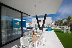 Vila, 5 quartos, piscina particular, vista para o jardim | Jardim