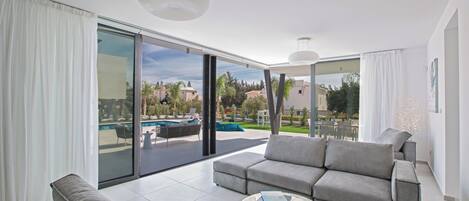 Villa, 5 chambres, piscine privée, vue sur le jardin | Salle de séjour