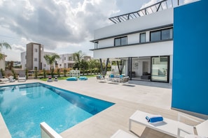 Villa, 5 Schlafzimmer, eigener Pool, Gartenblick | Garten
