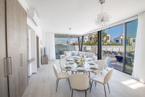 Villa, 3 Bedrooms, Private Pool, Garden View | Dining
