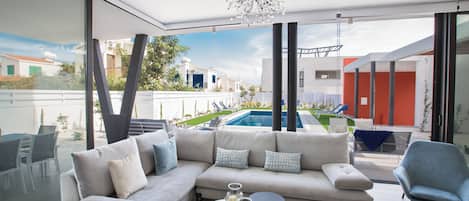 Villa, 3 habitaciones, alberca privada, vista al jardín | Interior