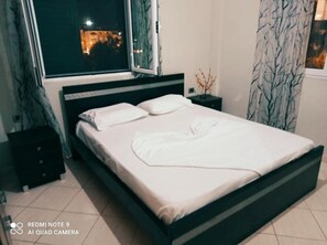 Room, 3 Bedrooms, Smoking, Balcony | 3 bedrooms - Room in Studio - Vila Zaca Sea View Apartment (Ksamil)