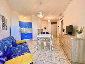 Apartment, 1 Schlafzimmer, Balkon, Meerblick | Zimmerausstattung