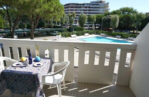 Studio, Mehrere Schlafzimmer, Balkon, Poolblick | Balkon