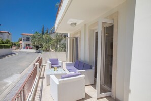 Villa, 3 Bedrooms, Private Pool, Garden View | Terrace/patio