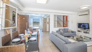 Villa, 3 habitaciones, piscina privada, vistas al jardín | Restauración