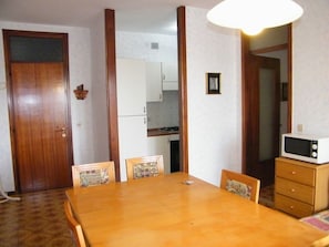 Appartamento, 2 camere da letto, balcone | Sala da pranzo