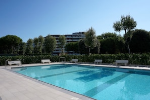 Appartement, 1 chambre, balcon, vue sur la piscine | Extérieur