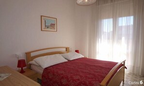 2 bedrooms - Red Flat With Shared Pool and Private Parking (Caorle)