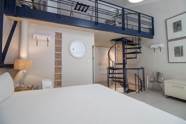 2 bedrooms, iron/ironing board