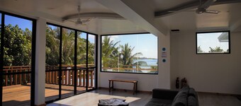Room-master Suite Family Room With Views