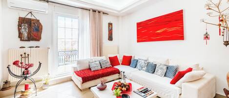 Huis, 2 slaapkamers, roken, balkon | Woonkamer | Boeken