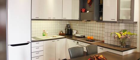 House, 2 Bedrooms, Smoking, Balcony | Interior