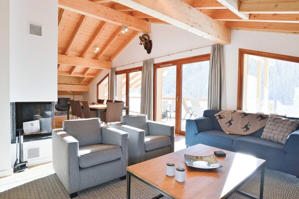 Living area - Chalet in French Alps near Lake Geneva (Abondance)