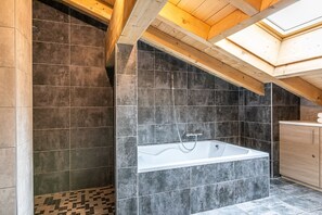 Bathtub