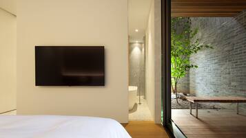 Frette Italian sheets, premium bedding, down comforters, pillowtop beds