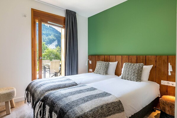 2 bedrooms, WiFi, bed sheets - Sunny Terrace & Ski Access (Abondance)