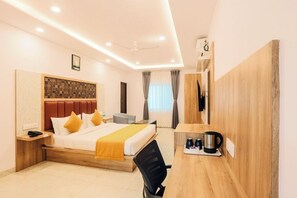 Chambre Supérieure | Décoration personnalisée, ameublement personnalisé, bureau