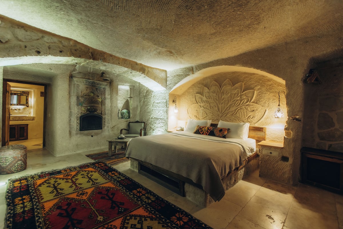 Deluxe Room | 1 bedroom, Frette Italian sheets, premium bedding, Select Comfort beds