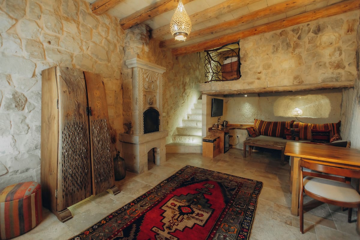 Traditional Triple Room | Living area | 102-inch Smart TV with satellite channels, TV, first-run movies