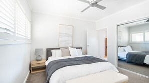 4 soverom, strykejern/-brett, reiseseng for barn og wi-fi (inkludert)