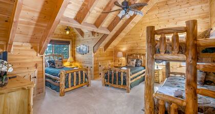 Luxurious Log Cabin on Kerr Scott Lake