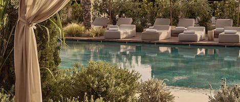Sharing Pool Suite | Terrace/patio
