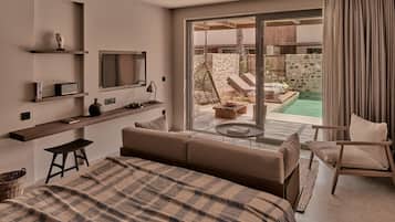 Private Pool Suite | Premium bedding, down comforters, memory foam beds, minibar