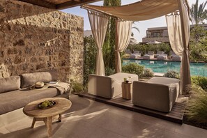 Sharing Pool Suite | Terrace/patio