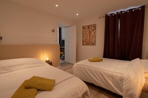 1 bedroom, free WiFi, bed sheets - CABANA & Rustique Chic (Viré)