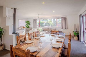 Dining - Hilton Retreat | Lynmore Location with Spa Pool (Rotorua)