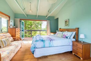 3 bedrooms, iron/ironing board, travel cot, WiFi