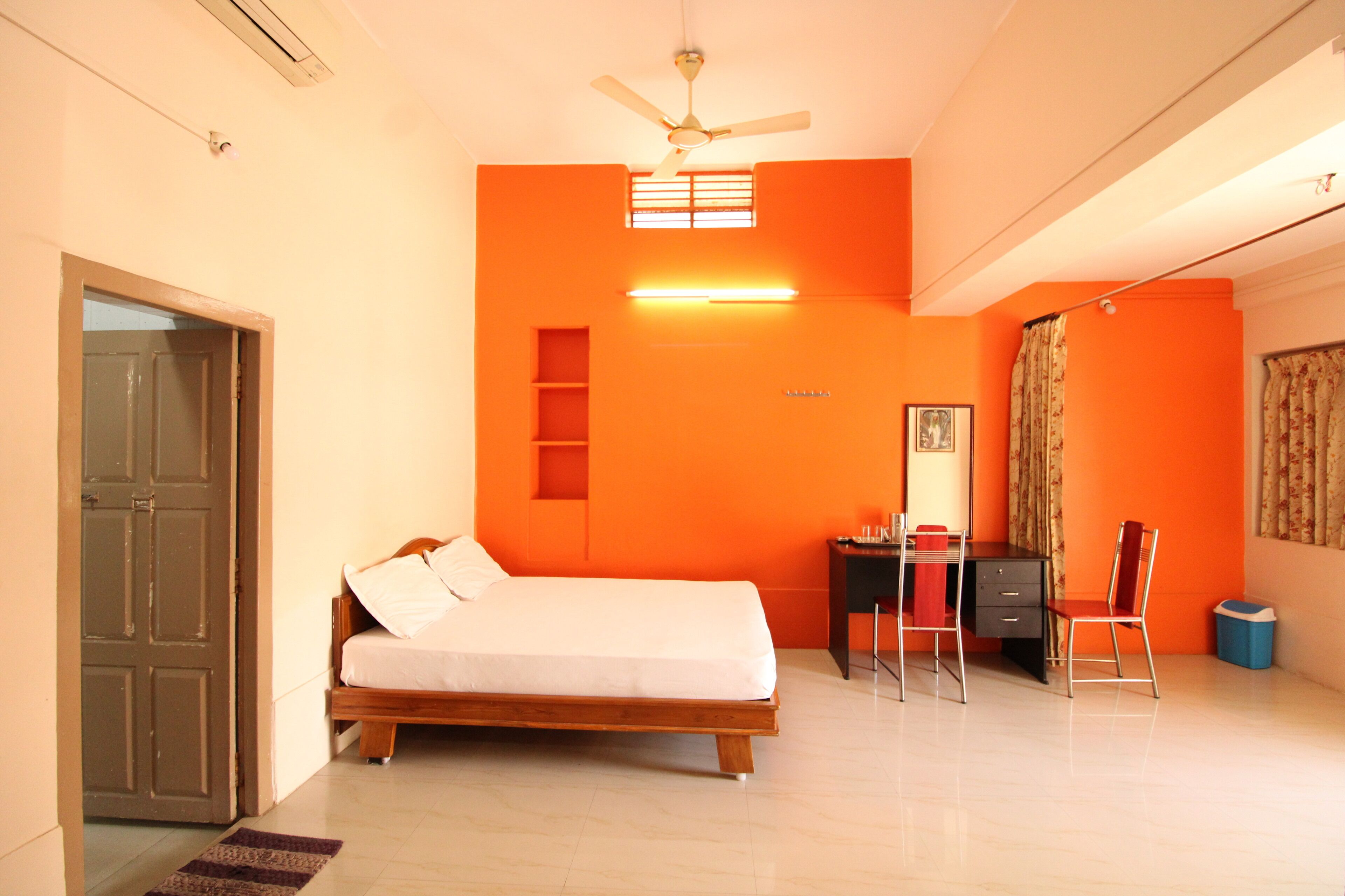 Economy Room | Free WiFi, bed sheets