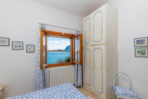 3 bedrooms, laptop workspace, iron/ironing board, free WiFi - Villa Oleandri 50m From Seashore (Golfo Aranci)
