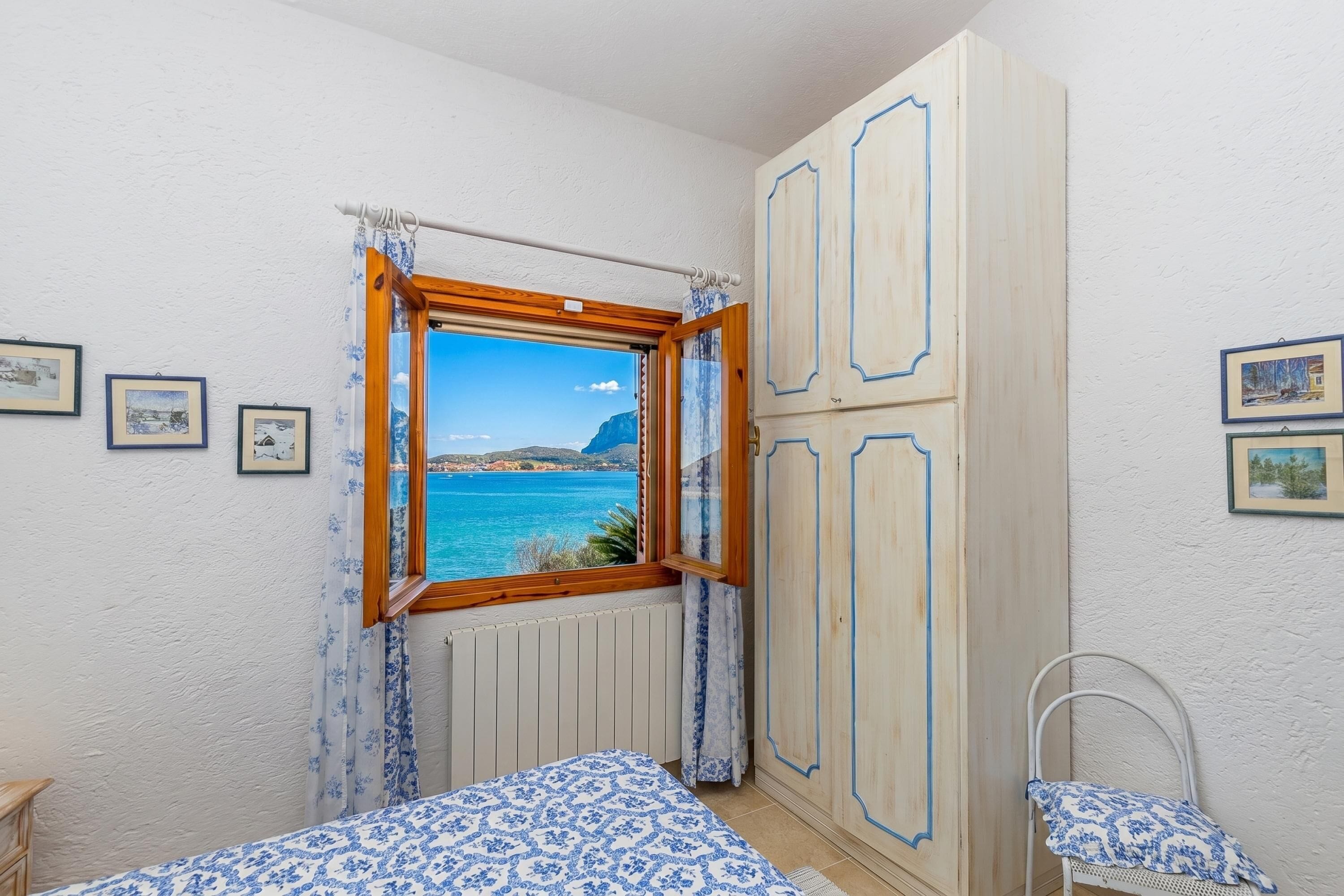 3 bedrooms, laptop workspace, iron/ironing board, free WiFi