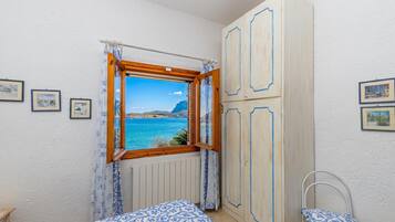 3 bedrooms, laptop workspace, iron/ironing board, free WiFi
