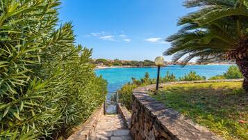 Family Villa, Multiple Bedrooms, 2 Bathrooms, Sea Facing (Villa Oleandri 50m From Seashore) | Property grounds