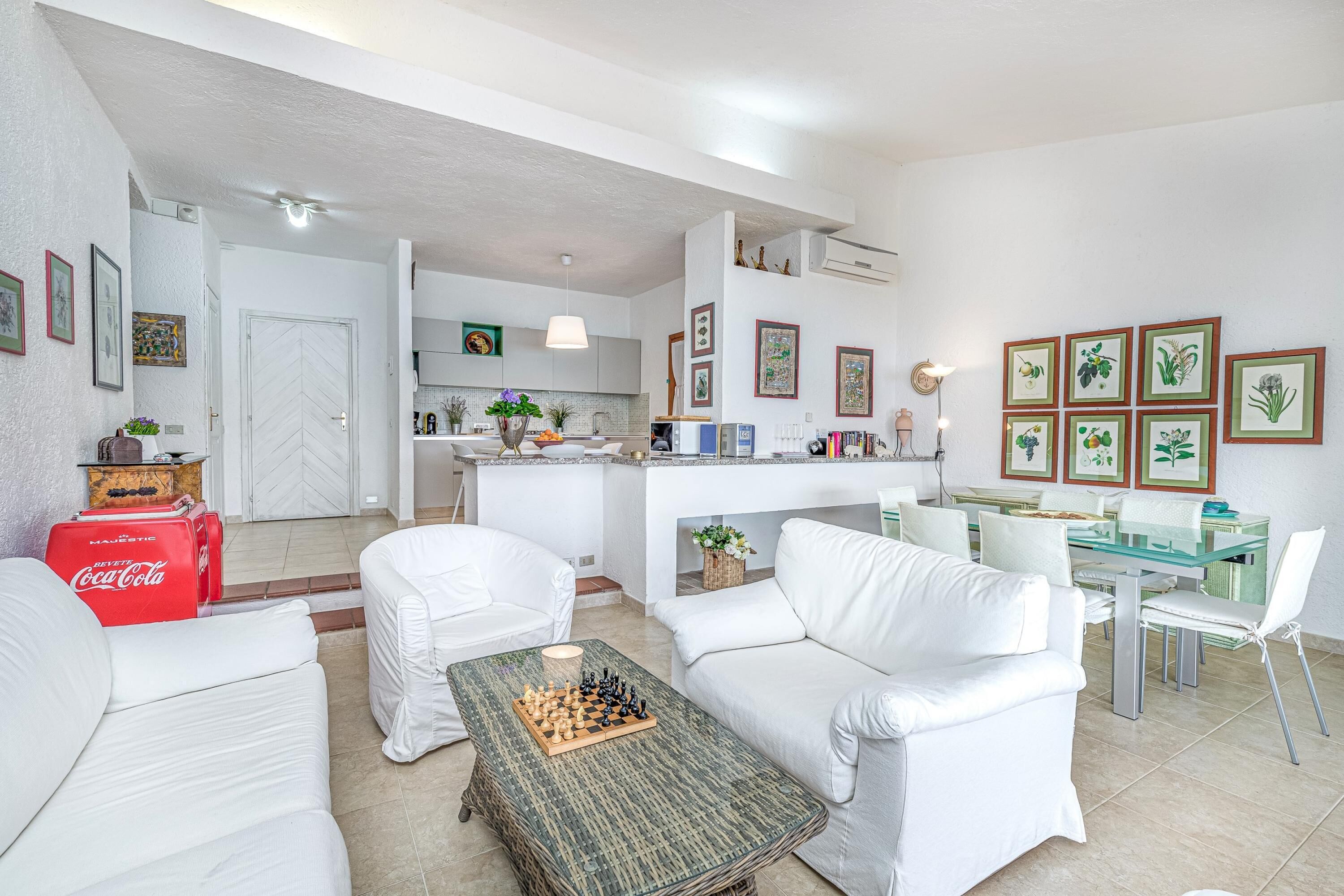 Family Villa, 3 Bedrooms, 2 Bathrooms, Sea Facing (Villa Oleandri 50m From Seashore) | Living area | TV, stereo