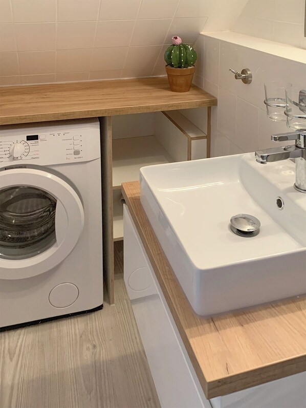 Interior - Modern, comfortable maisonette apartment for 4 p., WLAN, washing machine, south-facing balcony (Prerow)