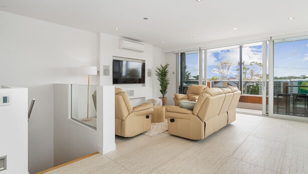 Interior - Sunset on the Beach, stylish family home near Mornington Peninsula beaches (Rye)