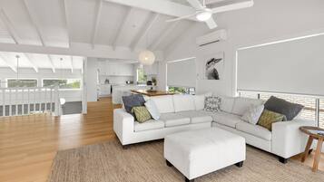 Fernseher, Kamin, Videospiele, Netflix