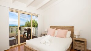 4 soverom, strykejern/-brett, reiseseng for barn og wi-fi (inkludert)