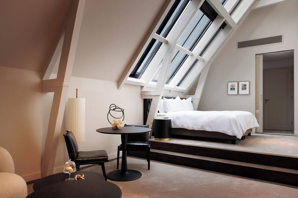 Hypo-allergenic bedding, in-room safe, blackout curtains, soundproofing