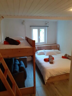 2 bedrooms, free WiFi, bed sheets